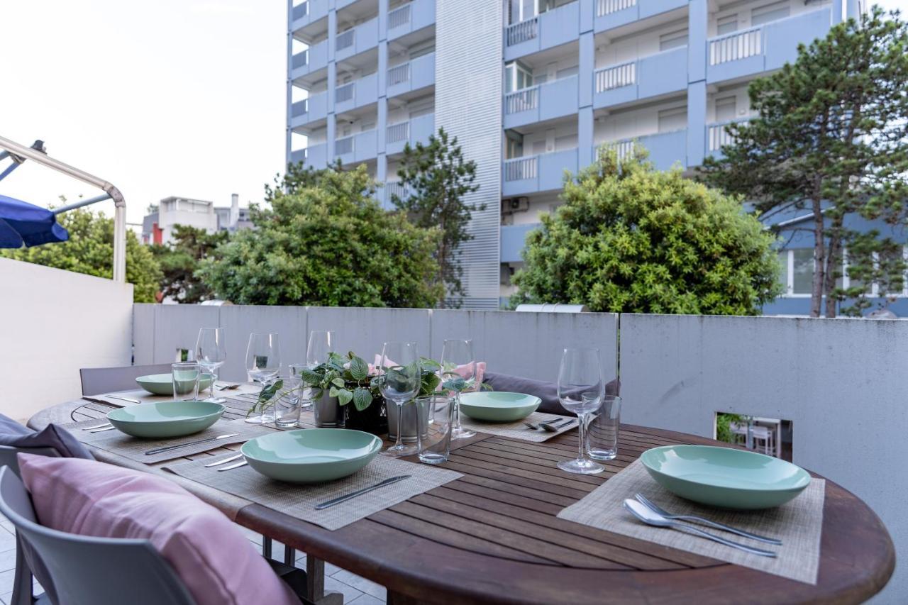 Centro Appartamento Elegante Con Doppia Terrazza Lignano Sabbiadoro Esterno foto