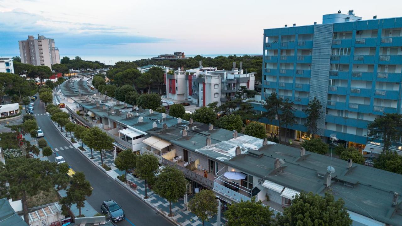 Centro Appartamento Elegante Con Doppia Terrazza Lignano Sabbiadoro Esterno foto